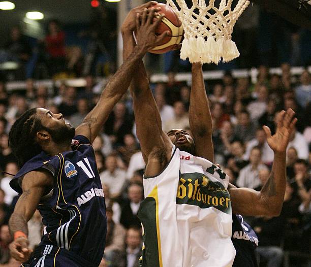 萄牙中卫 萄牙中卫