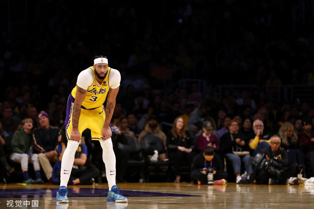 眼神多次扫 眼神多次扫